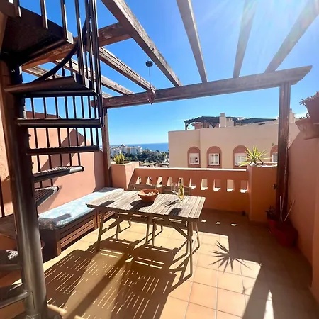 Apartment Riviera Retreat With Private Rooftop And Sea Views Mijas