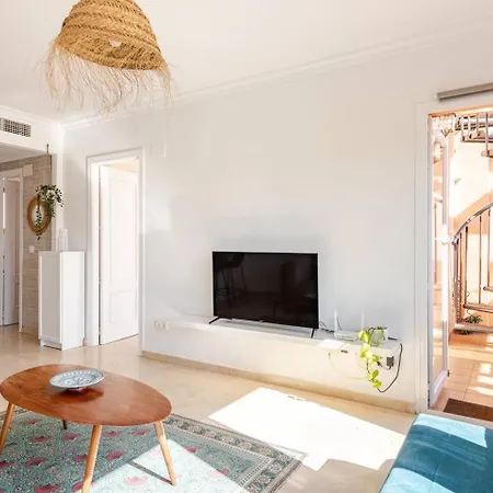 Riviera Retreat With Private Rooftop And Sea Views Apartment